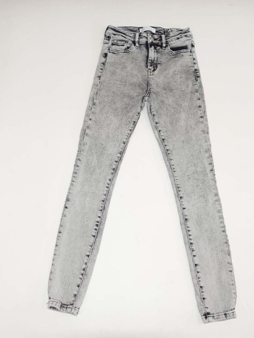 Vervet Women's Haylie High Rise Skinny Jeans Size 26 Light Gray 28" Inseam Denim